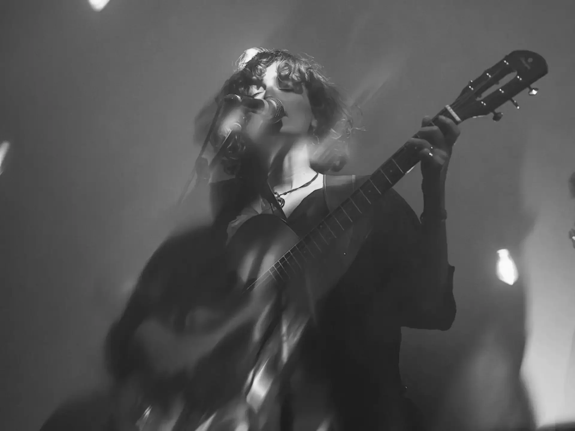 SUSTAIN / VIVANTES AVEC JEANNE DESF, COLINE DANGRE, WATERLILY, LEONIE YOUNG