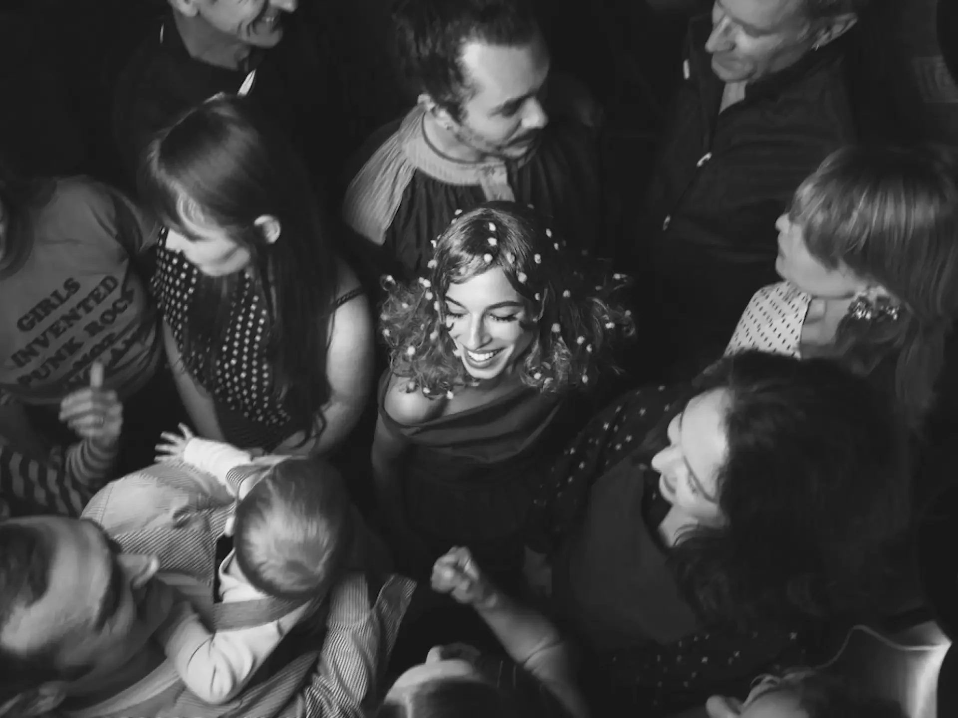 SUSTAIN / GILDAA + FLORE BENGUIGUI AND THE SENSIBLE NOTES + LYNN + DJ STARTUP