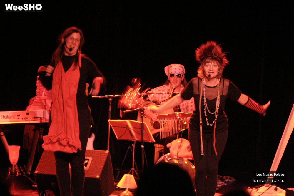 7/45 photos du spectacle Les Nanas Fêlées