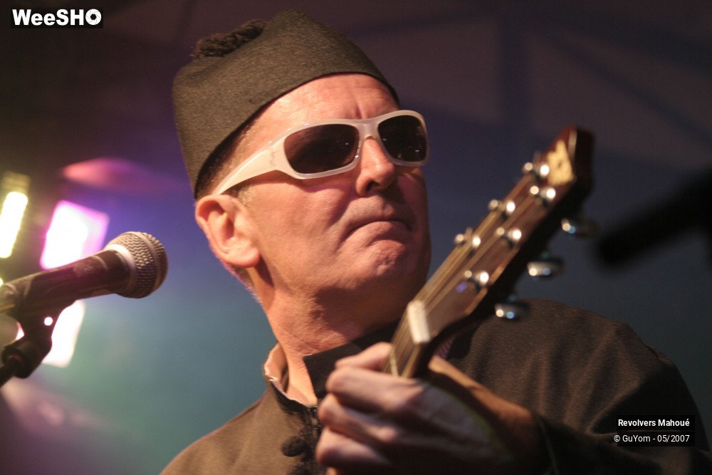 33/34 photos du spectacle Revolvers Mahoué