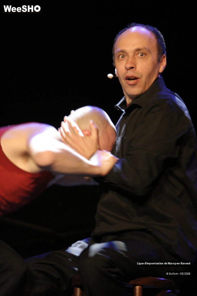 2/41 photos du spectacle La nuit de la ligue d`Impro