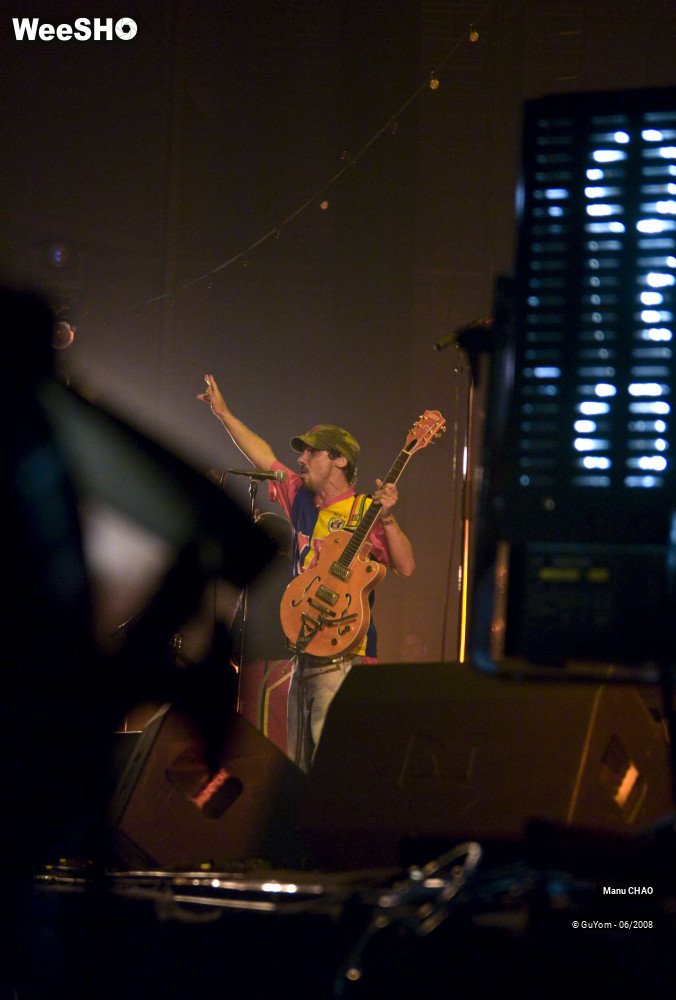 2/45 photos du spectacle Manu CHAO 1