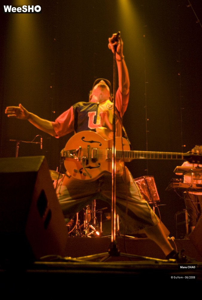 9/45 photos du spectacle Manu CHAO 1