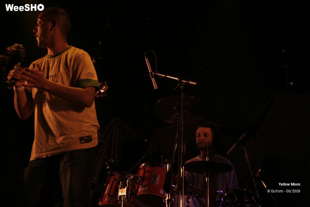 11/31 photos du spectacle Yellow Moon