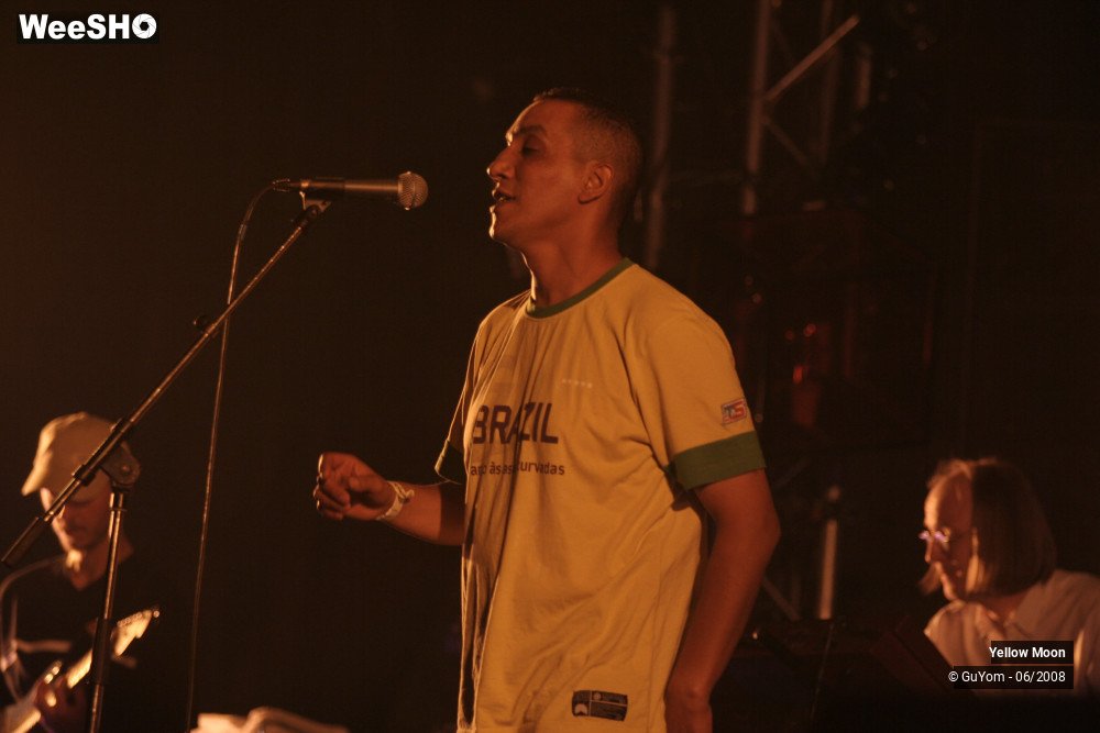 16/31 photos du spectacle Yellow Moon