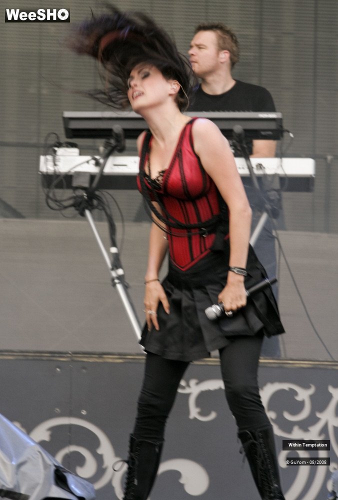9/48 photos du spectacle WITHIN Temptation