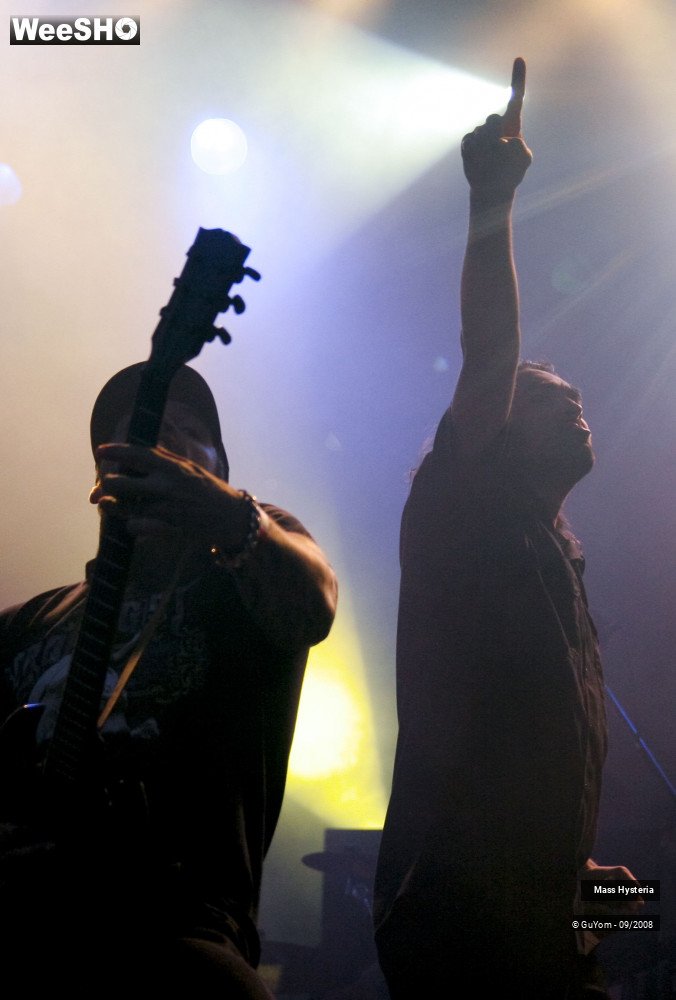 3/40 photos du spectacle Mass Hysteria
