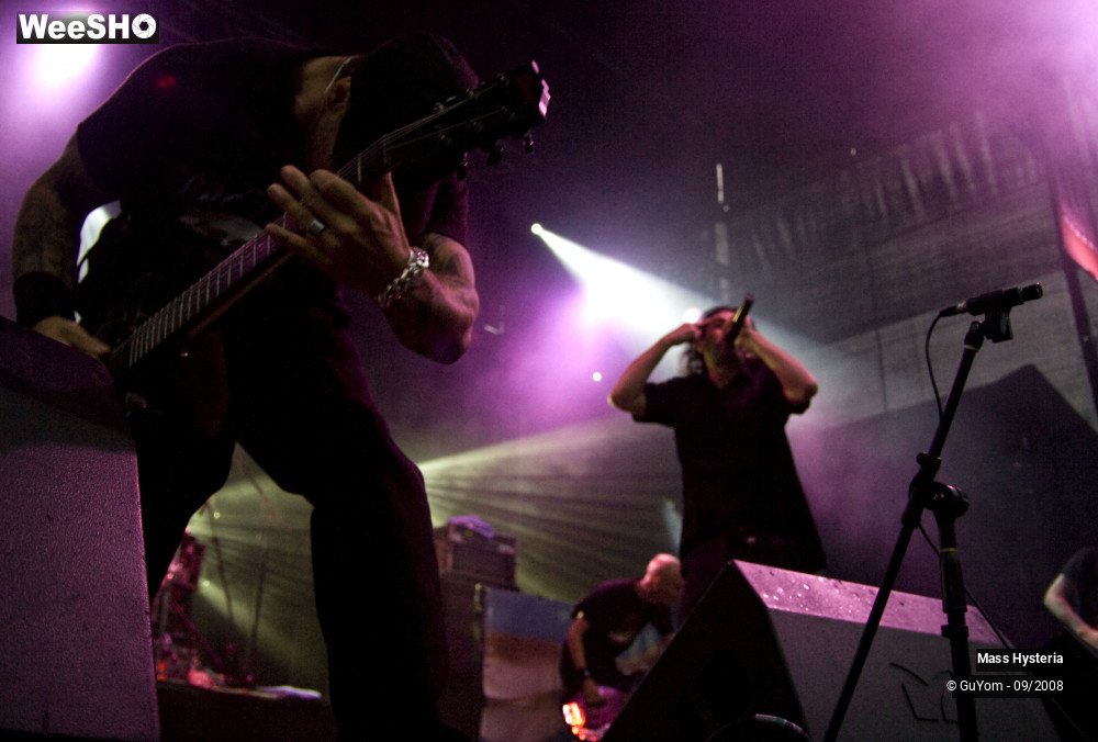 8/40 photos du spectacle Mass Hysteria