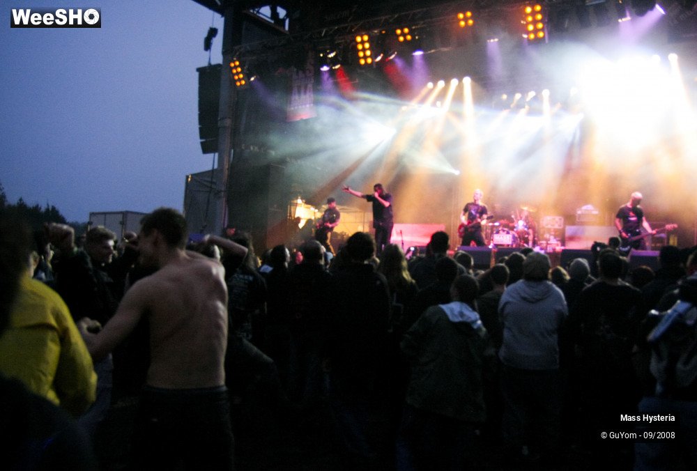 22/40 photos du spectacle Mass Hysteria