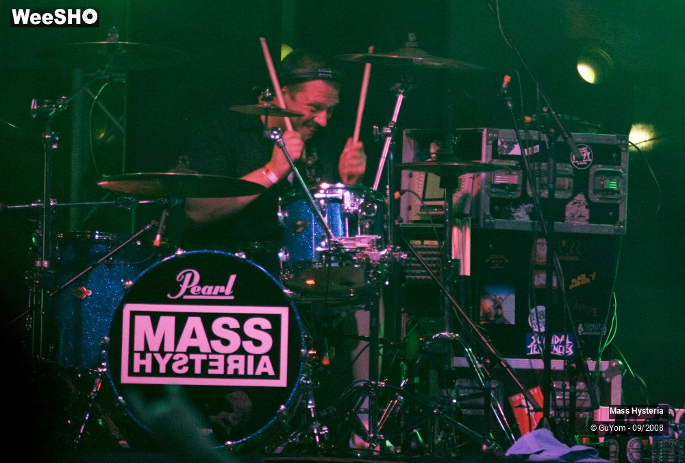25/40 photos du spectacle Mass Hysteria