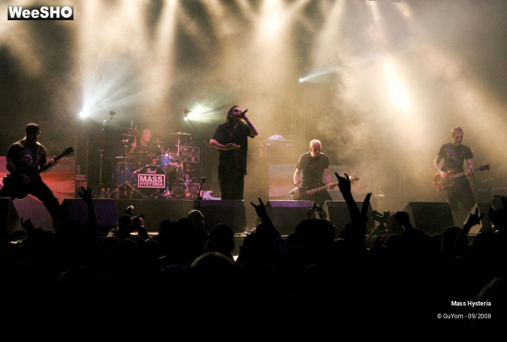 31/40 photos du spectacle Mass Hysteria