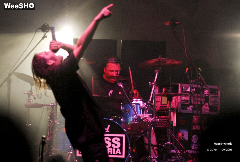 35/40 photos du spectacle Mass Hysteria