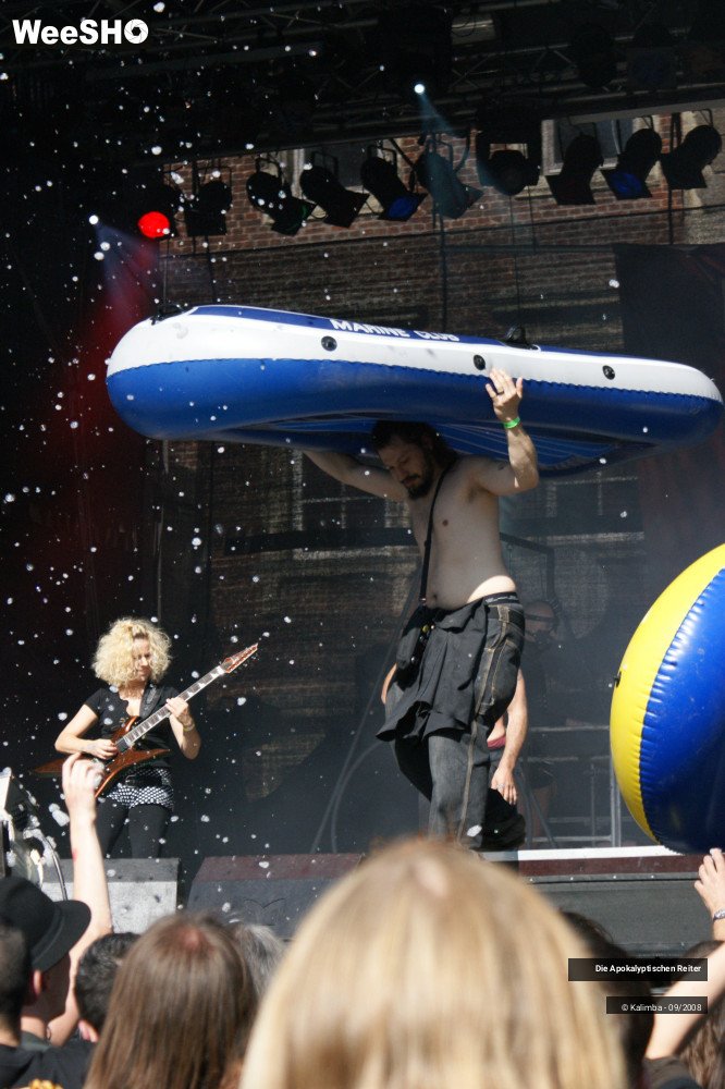 1/17 photos du spectacle Die Apokalyptischen Reiter