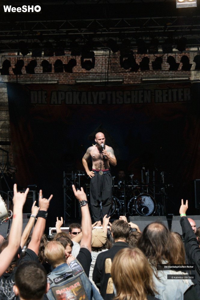 2/17 photos du spectacle Die Apokalyptischen Reiter