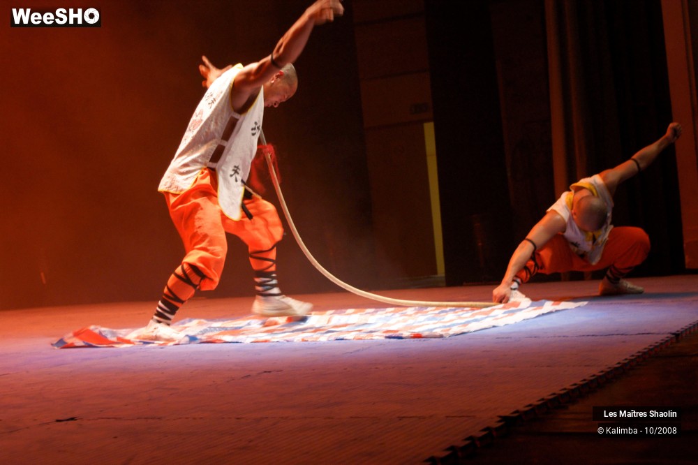 44/50 photos du spectacle Les Maîtres Shaolin