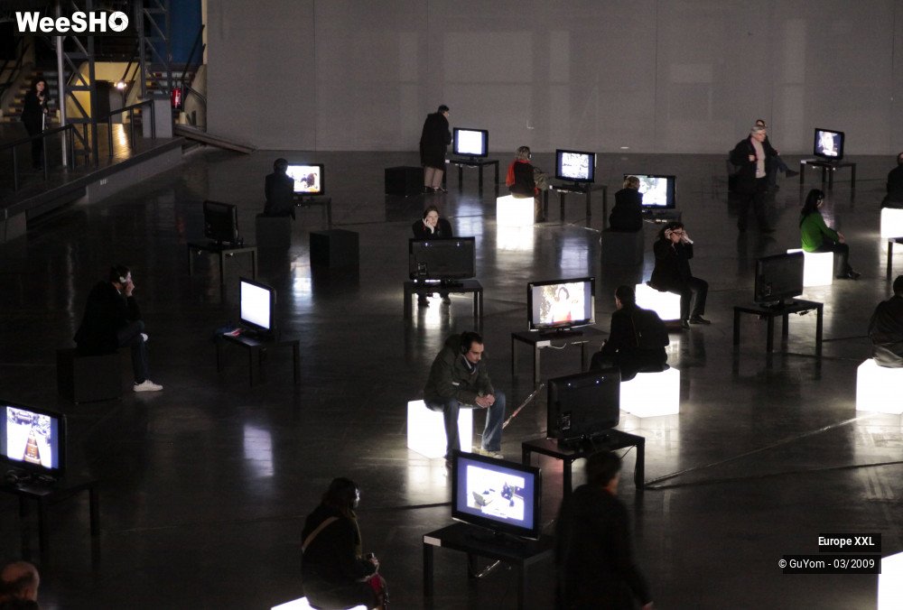 17/31 photos du spectacle XXL Expo Le Fresnoy