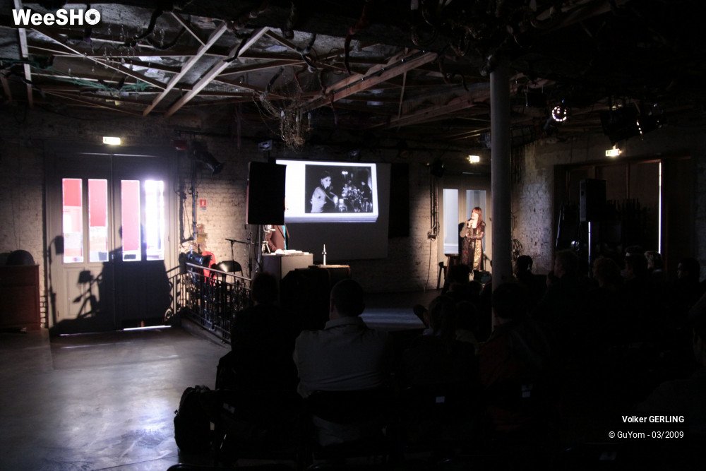 8/34 photos du spectacle Daumenkino FlipBook