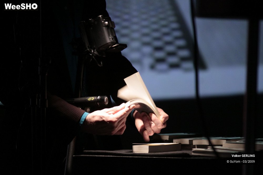 27/34 photos du spectacle Daumenkino FlipBook