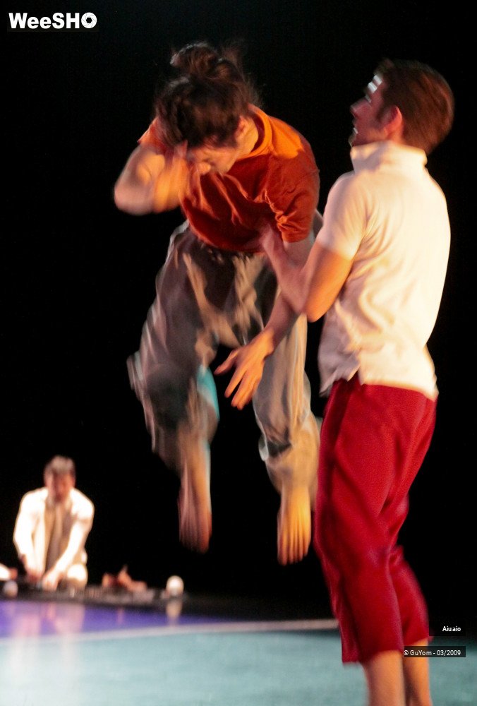 2/37 photos du spectacle AIUAIO en l'air
