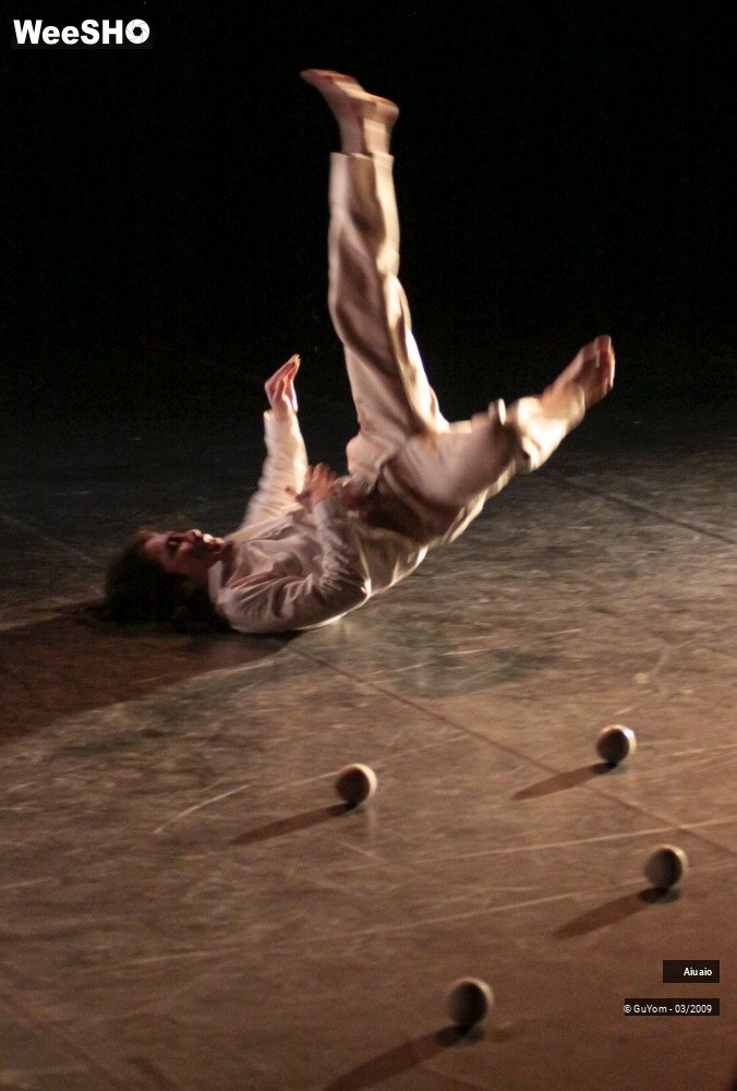 3/37 photos du spectacle AIUAIO en l'air