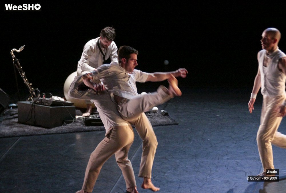 9/37 photos du spectacle AIUAIO en l'air