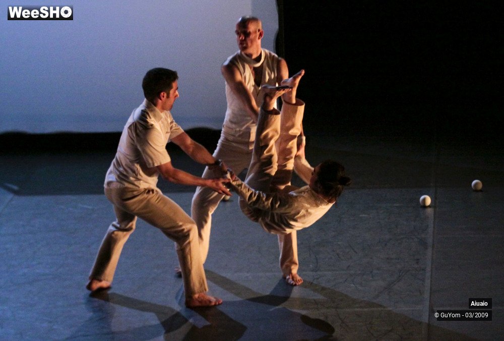 12/37 photos du spectacle AIUAIO en l'air