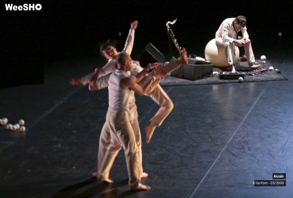 15/37 photos du spectacle AIUAIO en l'air