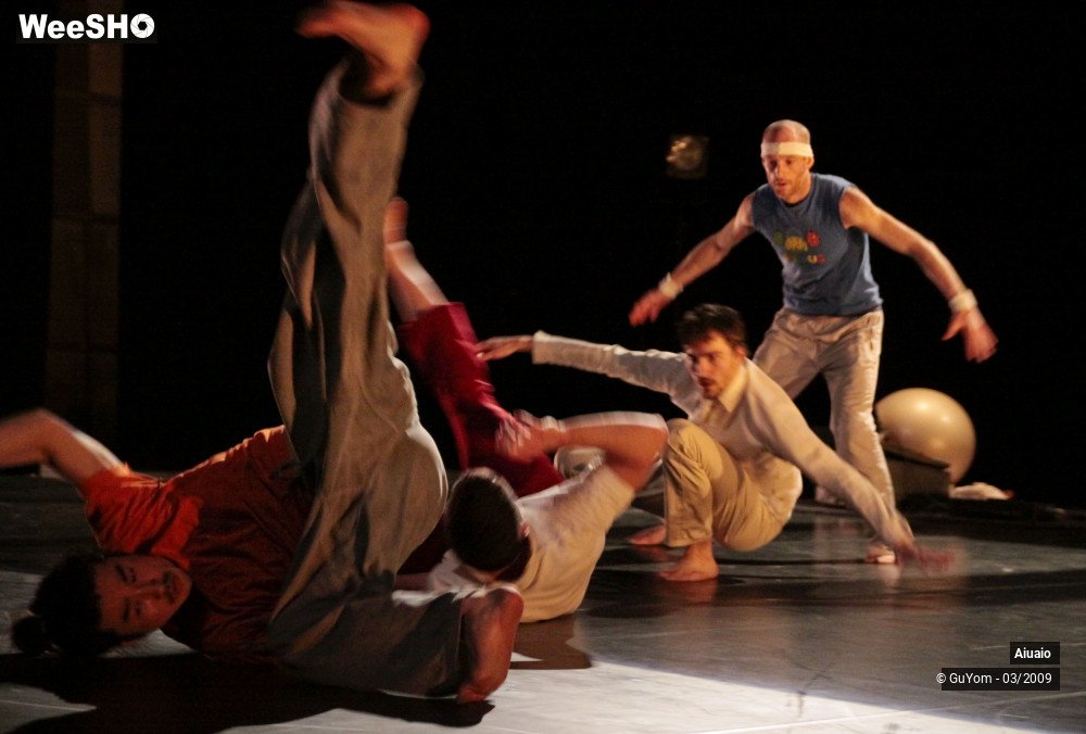 18/37 photos du spectacle AIUAIO en l'air