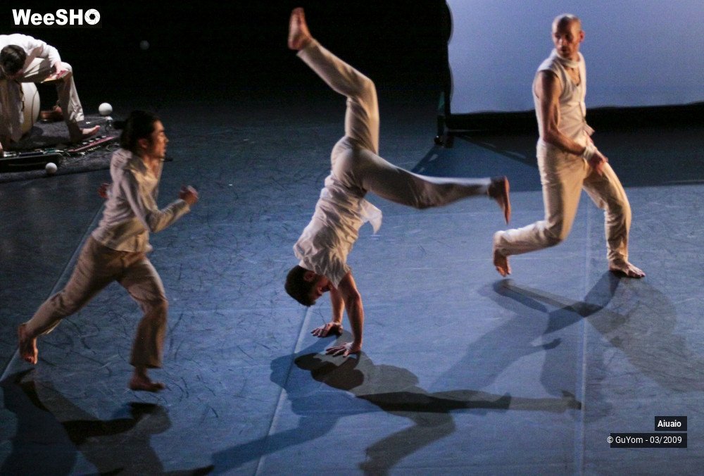 22/37 photos du spectacle AIUAIO en l'air