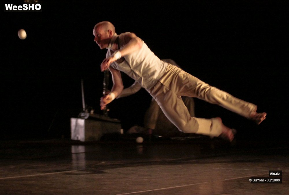 23/37 photos du spectacle AIUAIO en l'air