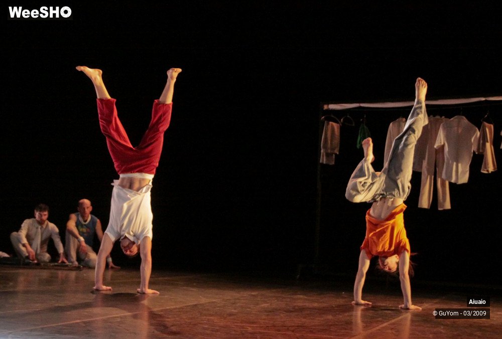 24/37 photos du spectacle AIUAIO en l'air