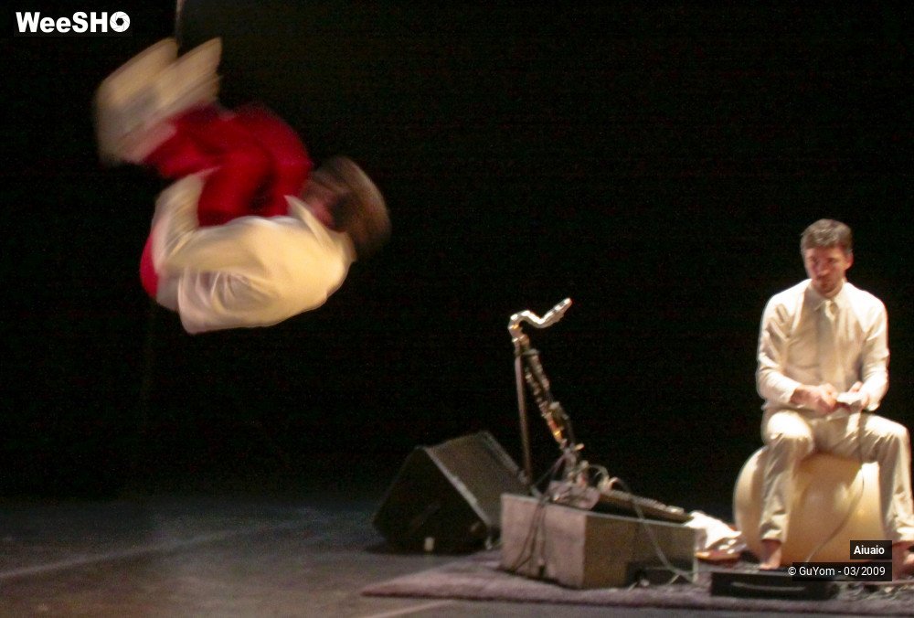 27/37 photos du spectacle AIUAIO en l'air