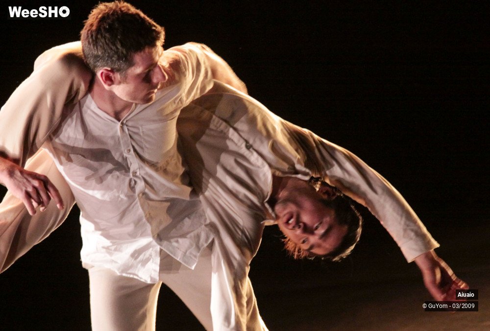 30/37 photos du spectacle AIUAIO en l'air
