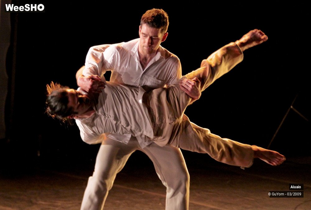 35/37 photos du spectacle AIUAIO en l'air