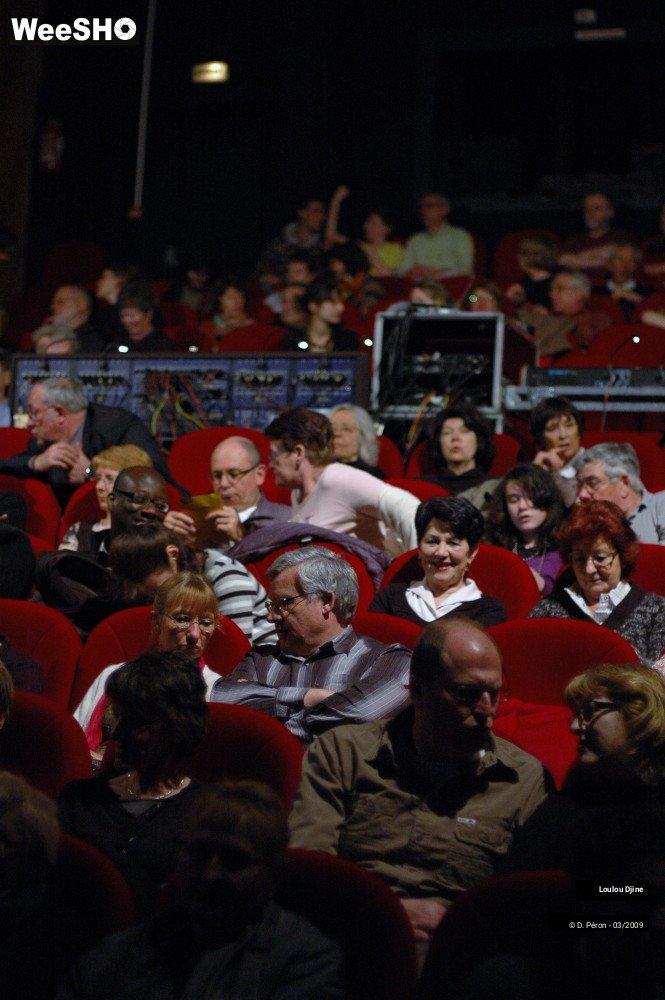 9/40 photos du spectacle Loulou Djine