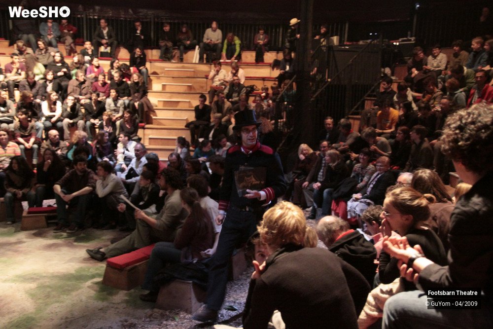 41/43 photos du spectacle Ambiance Footsbarn Theatre