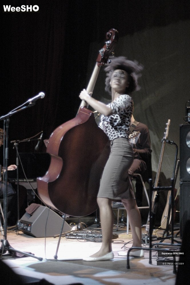 1/28 photos du spectacle Esperanza SPALDING