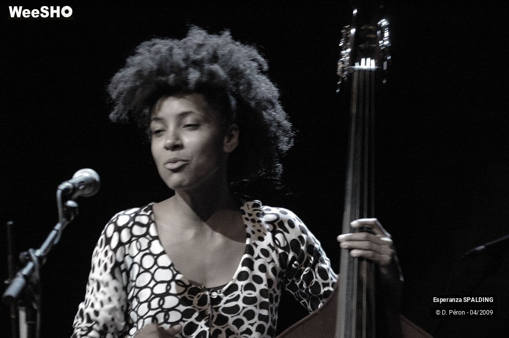 13/28 photos du spectacle Esperanza SPALDING