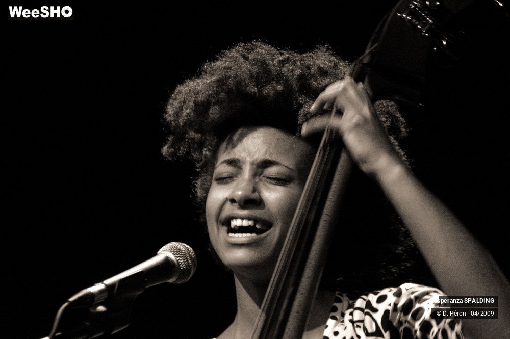 14/28 photos du spectacle Esperanza SPALDING