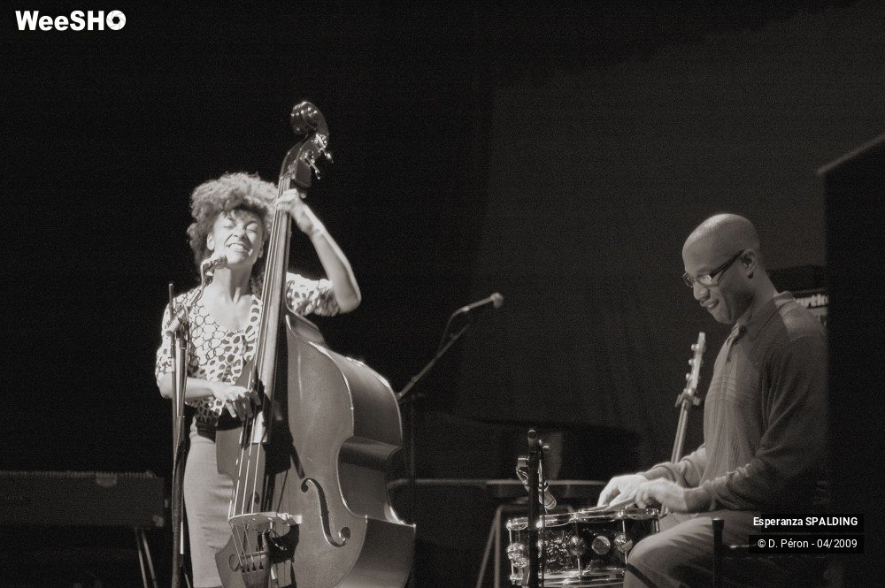 16/28 photos du spectacle Esperanza SPALDING