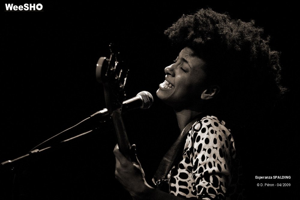 21/28 photos du spectacle Esperanza SPALDING