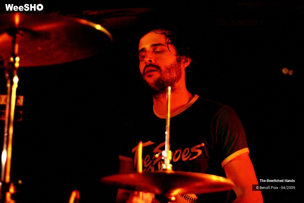 13/21 photos du spectacle Bewitched hands