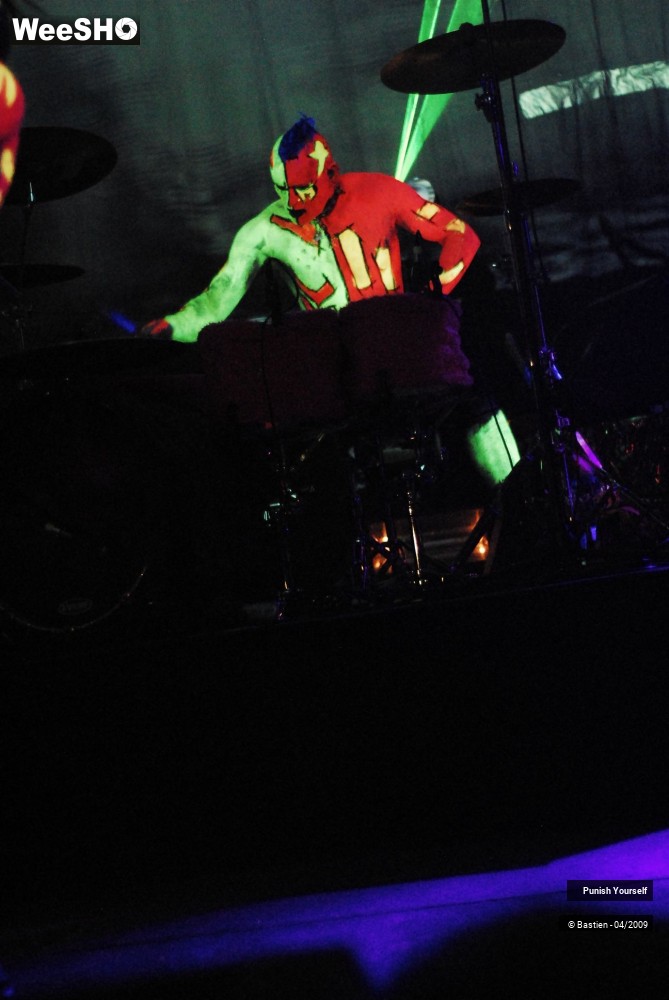11/38 photos du spectacle Punish Yourself