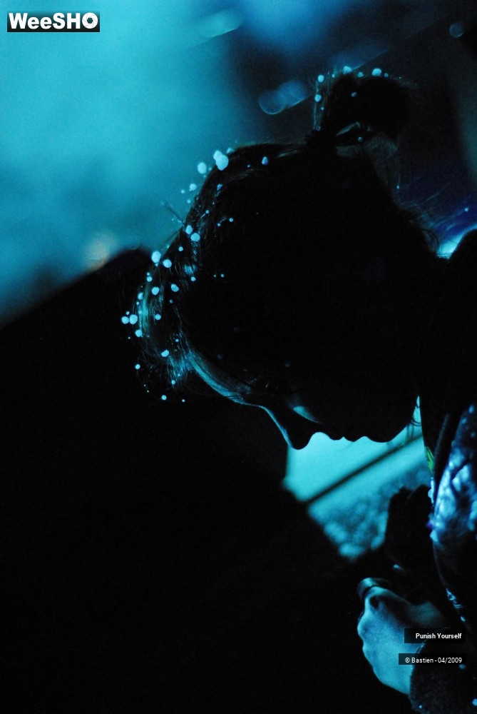 14/38 photos du spectacle Punish Yourself