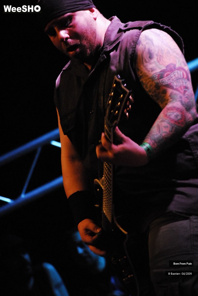 2/35 photos du spectacle Born from Pain