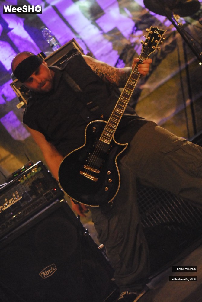 5/35 photos du spectacle Born from Pain