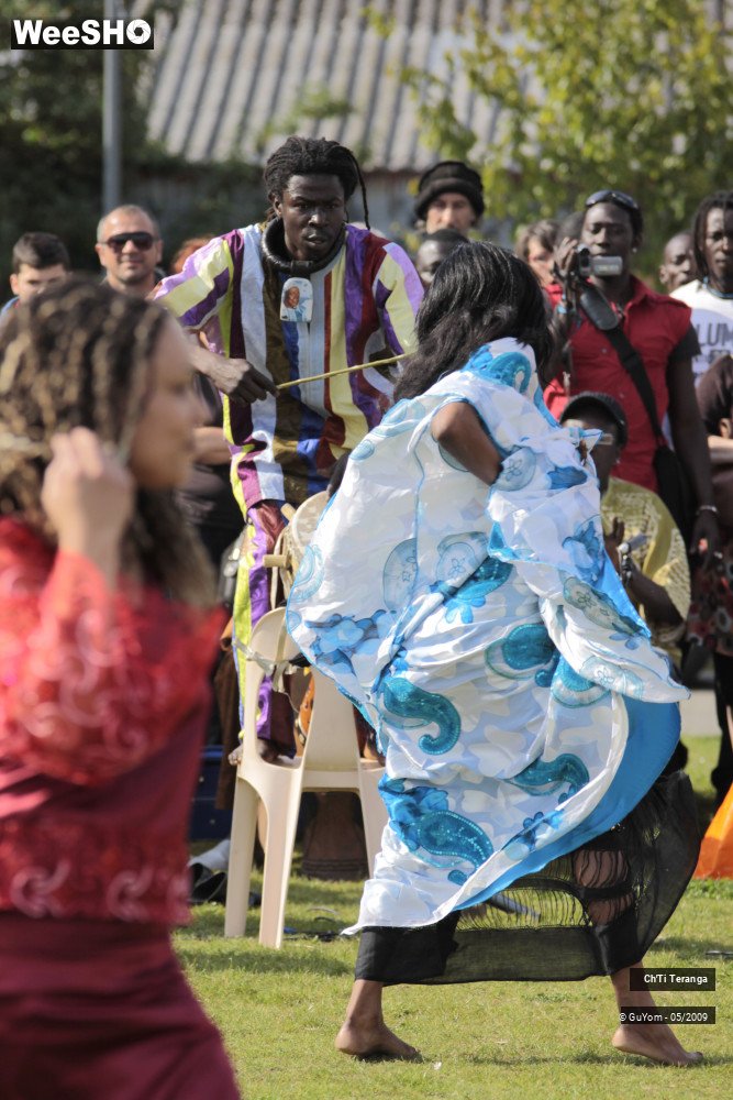 6/35 photos du spectacle Grand Sabar Takoussane - Percus