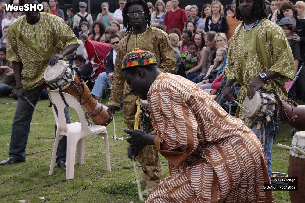 30/35 photos du spectacle Grand Sabar Takoussane - Percus