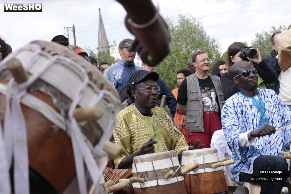 31/35 photos du spectacle Grand Sabar Takoussane - Percus