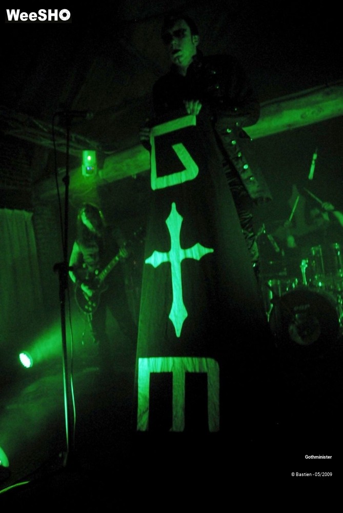 14/28 photos du spectacle Gothminister